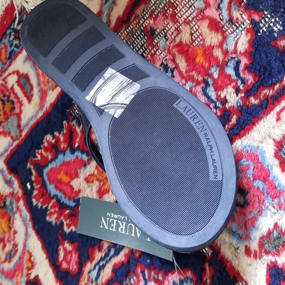 Patent Navy Blue Lauren by Ralph Lauren Flip Flops with Floral Soles Size 5B NWT - Picture 3 of 4